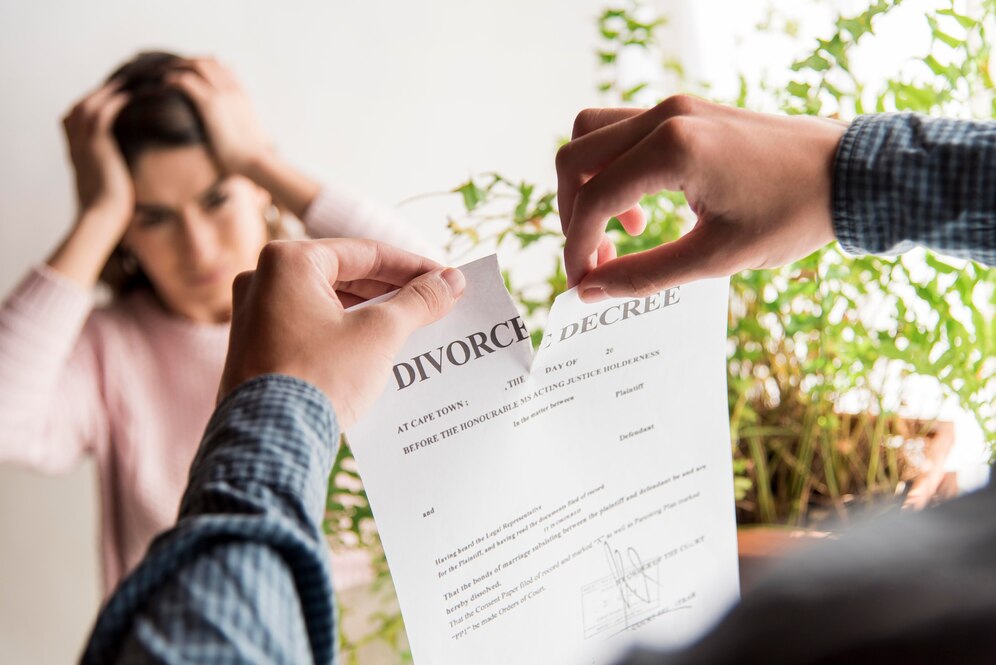 Divorce Lawyer in Noida